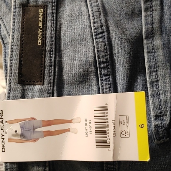 NWT DKNY Women's‎ Denim Bermuda Short light blue - Picture 5 of 9
